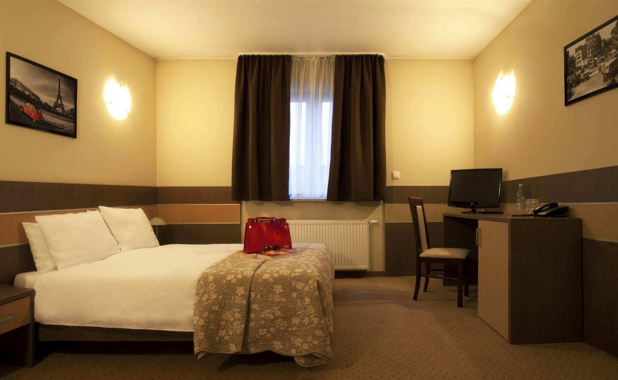 Hotel Sleep فروتسواف المظهر الخارجي الصورة